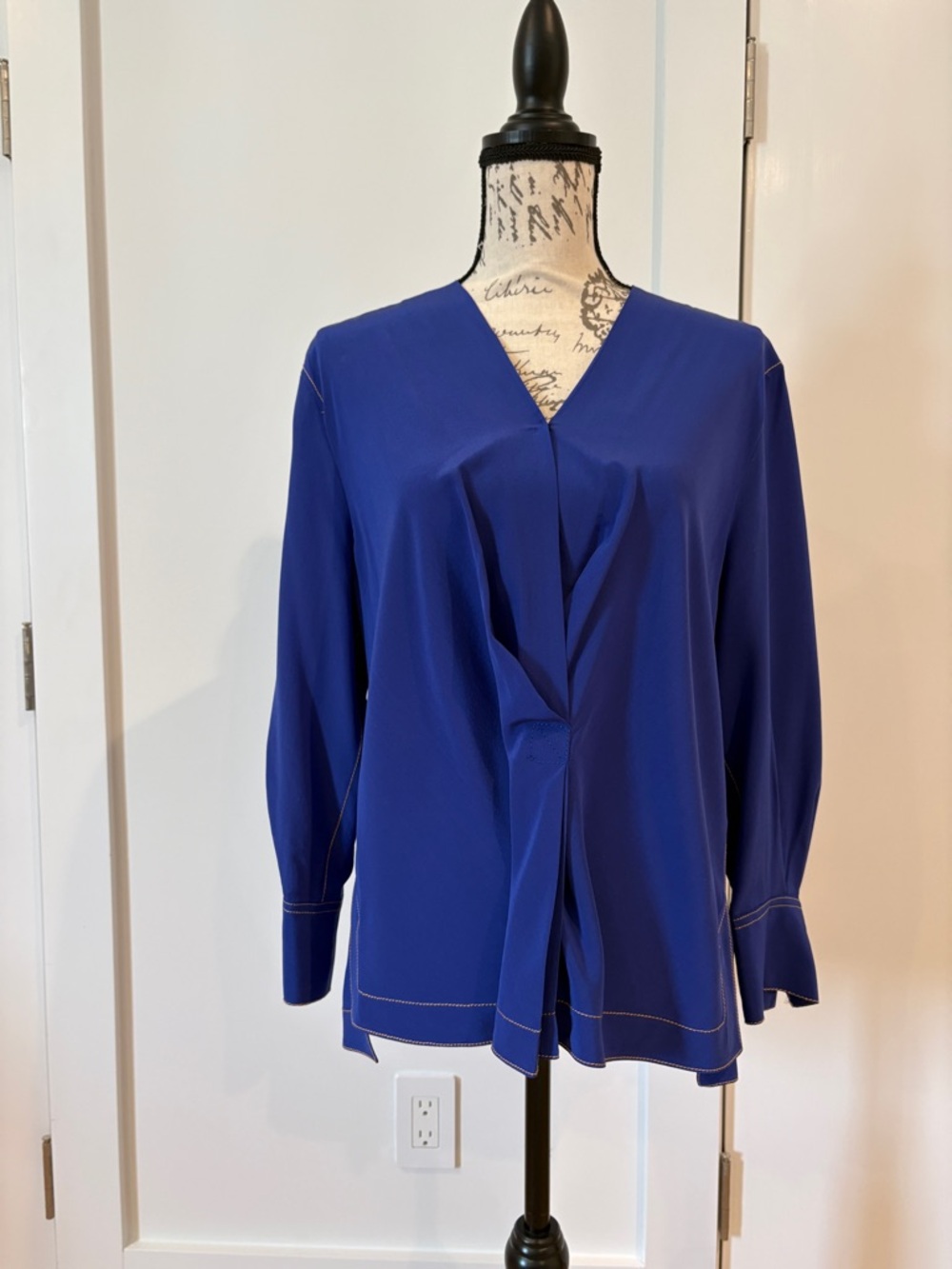 Rag and bone V-neck silk blue blouse size large
